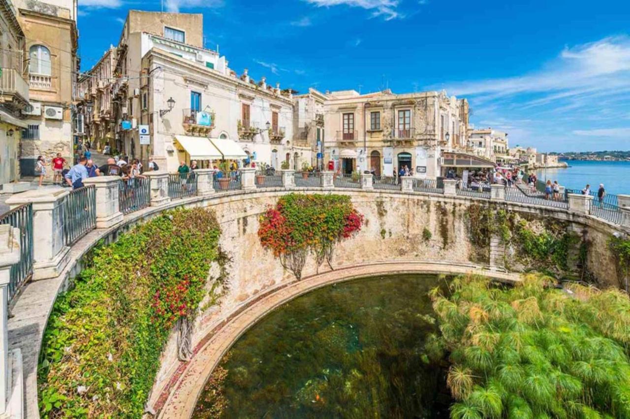 Ortigia Sunset Apartments - Xenia Sicily Villas Szirakúza Kültér fotó